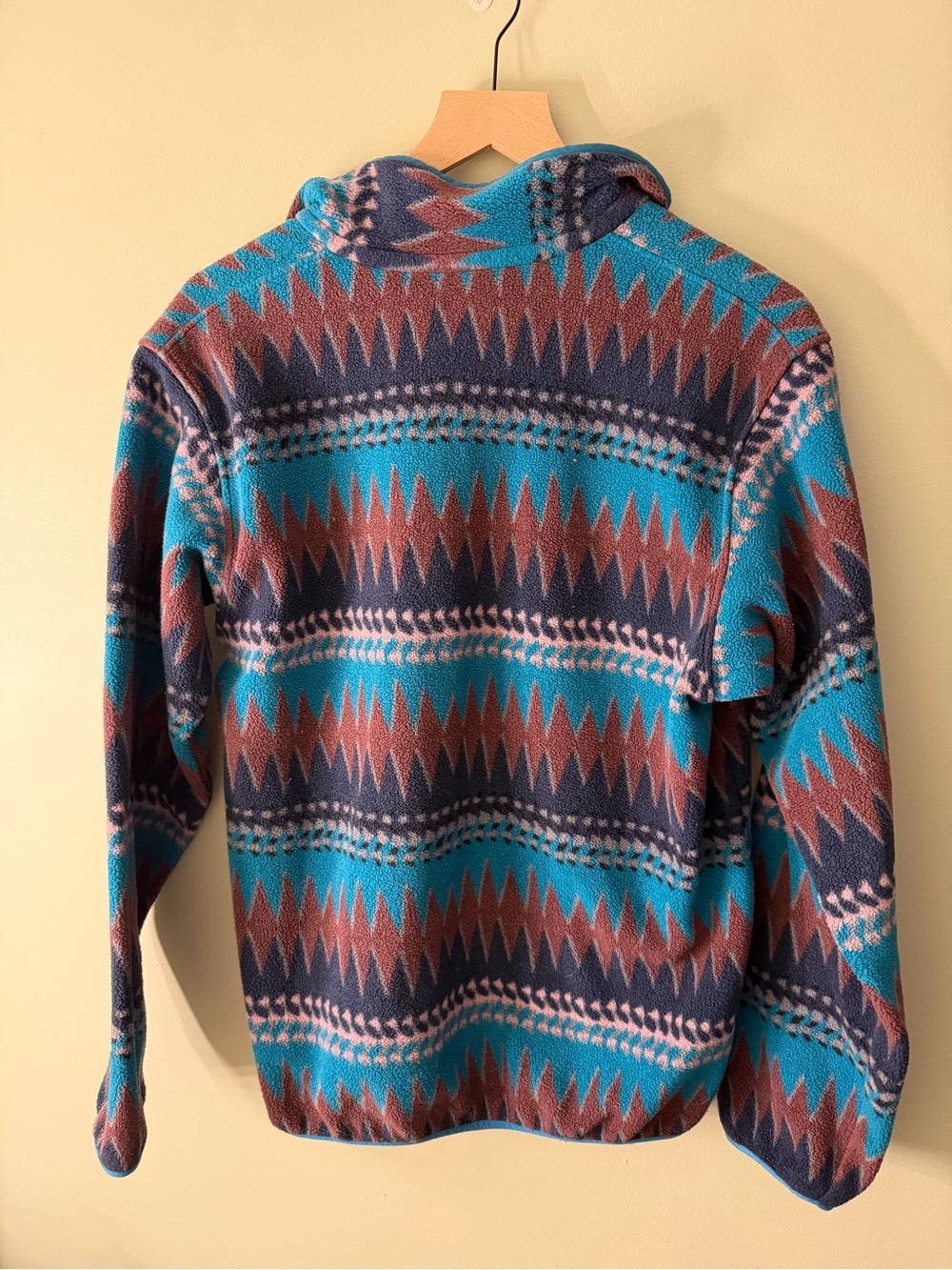 Patagonia Fleece Pullover - Teal, Rust & Navy Geometric - Picture 3 of 3
